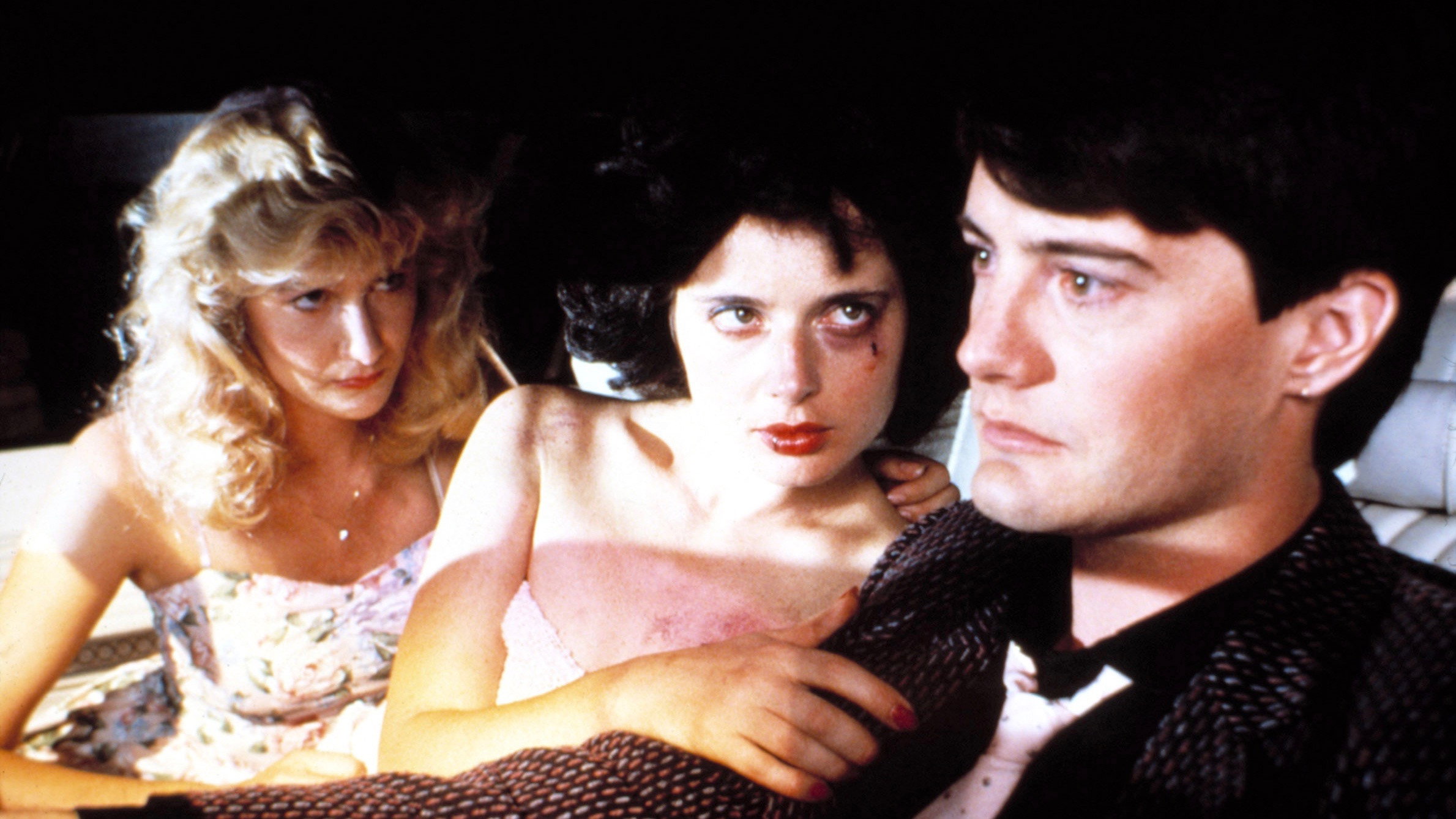 سندی، دوروتی و جفری در فیلم Blue Velvet