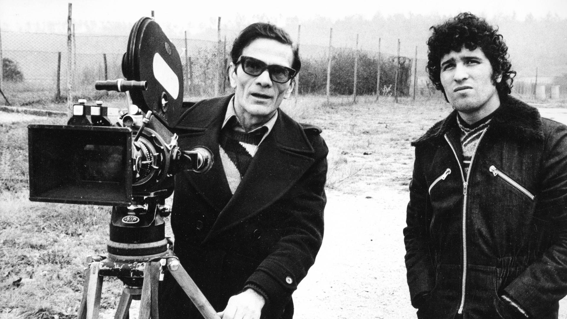 Pier Paolo Pasolini و Ninetto Davoli در پشت صحنه