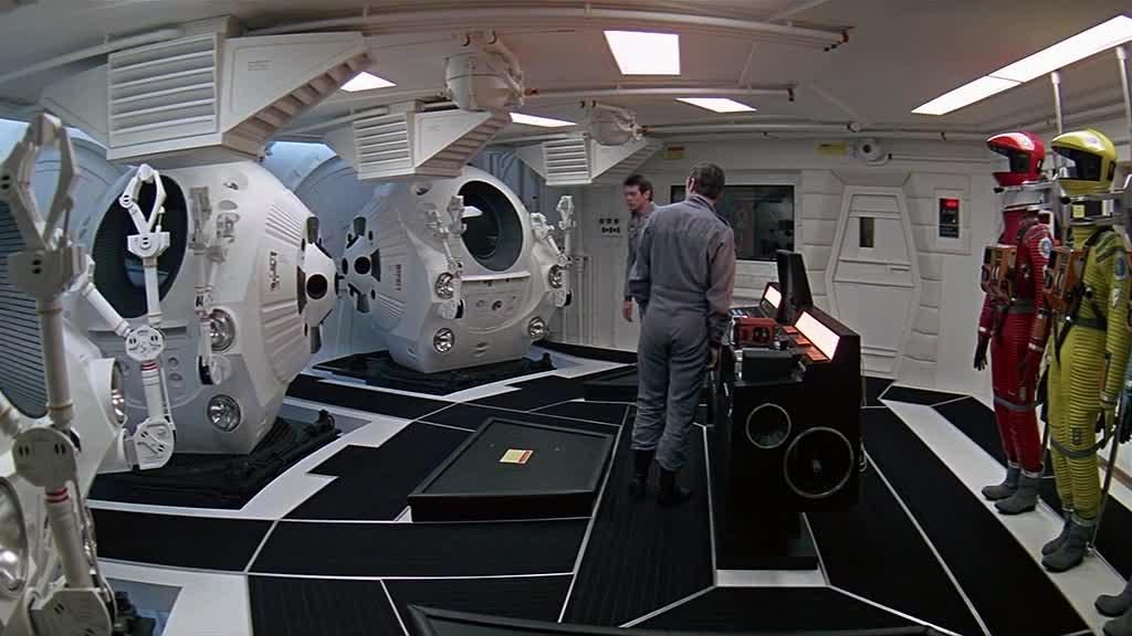 محفظۀ سفینه‌های کوچک در دیسکاوری وان در فیلم 2001: A Space Odyssey